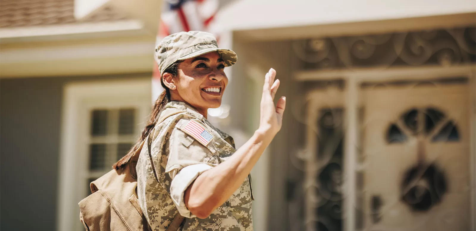 Banner Servicemember waving 